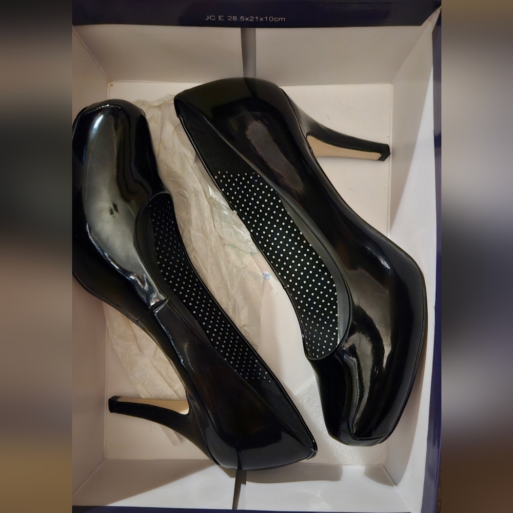 Madden Girl Shoes, Womens Size 8 Black Patent, Getta